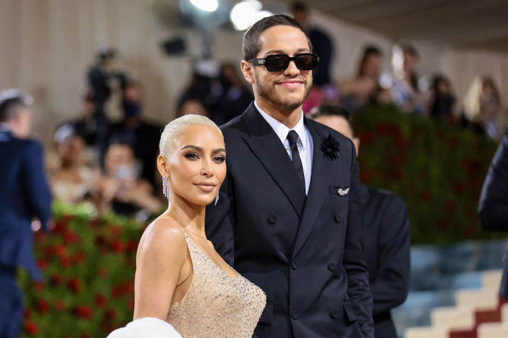 Kim Kardashian i-a propus cel mai indraznet lucru lui Pete Davidson dupa Met Gala. Cum a reactionat comediantul - VIDEO Kim Kardashian i-a propus cel mai indraznet lucru lui Pete Davidson dupa Met Gala. Cum a reactionat comediantul - VIDEO