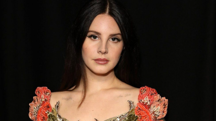 Lana Del Rey ar avea o noua relatie. Cine este partenerul ei si cum au aparut cei doi in public - FOTO
Lana Del Rey ar avea o noua relatie. Cine este partenerul ei si cum au aparut cei doi in public - FOTO