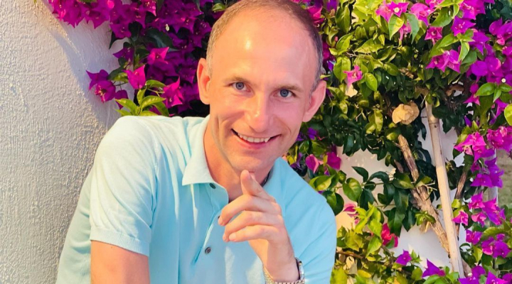 O familie fericita! Ion Paladi - sedinta foto pe malul marii alaturi de familia sa - FOTO O familie fericita! Ion Paladi - sedinta foto pe malul marii alaturi de familia sa - FOTO