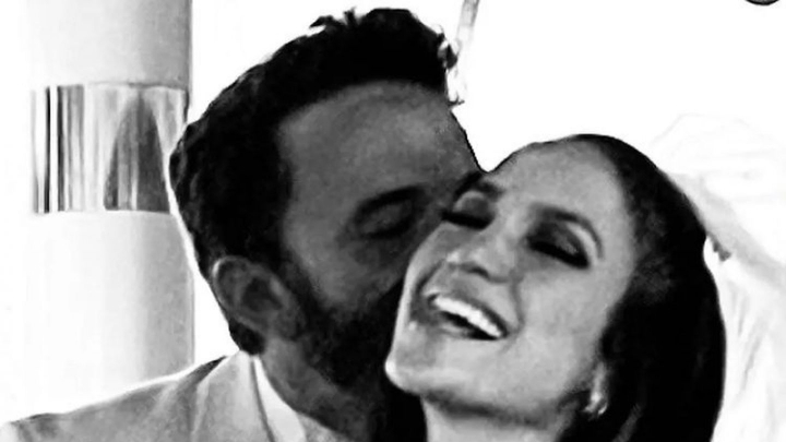 Jennifer Lopez si Ben Affleck sunt, in sfarsit, sot si sotie. „Am reusit!“ Jennifer Lopez si Ben Affleck sunt, in sfarsit, sot si sotie. „Am reusit!“