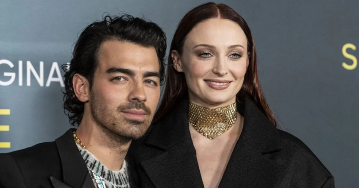 Sophie Turner si Joe Jonas - prima aparitie in public dupa ce au devenit parinti pentru a doua oara. Vezi cum arata actrita la cateva zile dupa nastere - FOTO