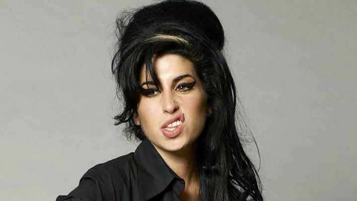 11 ani de la moartea lui Amy Winehouse! Fostul sau producator a adus un omagiu emotionant in memoria interpretei 11 ani de la moartea lui Amy Winehouse! Fostul sau producator a adus un omagiu emotionant in memoria interpretei
