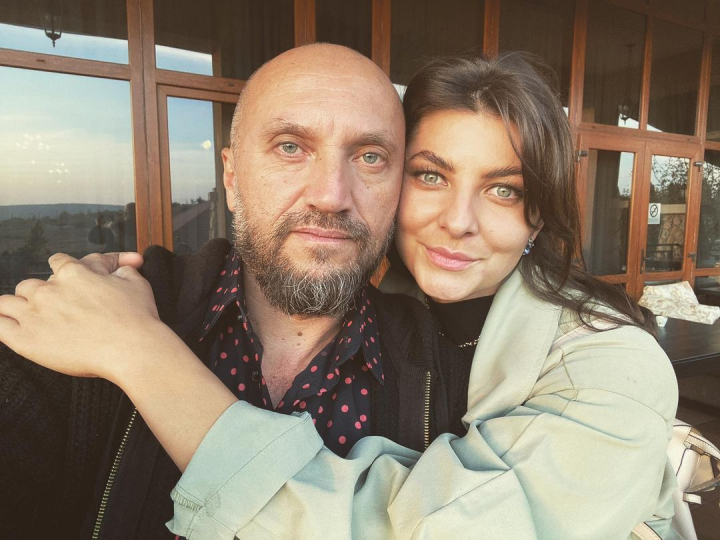 Anatol Durbala si Olesea Svecla au sarbatorit nunta de fier! Vezi cum aratau cei doi actori acum 6 ani: „Muti ani inainte si fara rugina” - FOTO Anatol Durbala si Olesea Svecla au sarbatorit nunta de fier! Vezi cum aratau cei doi actori acum 6 ani: „Muti ani inainte si fara rugina” - FOTO