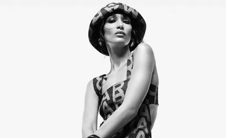 Bella Hadid invata o noua profesie, care este foarte departe de modeling. Internautii au ramas uimiti: „Oare este ceva ce tu nu ai putea face?” - VIDEO Bella Hadid invata o noua profesie, care este foarte departe de modeling. Internautii au ramas uimiti: „Oare este ceva ce tu nu ai putea face?” - VIDEO