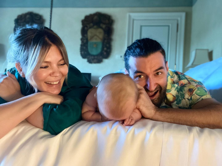 Ce mare a crescut fiica Ginei Pistol si a lui Smiley. Josephine e blonda, ca mama sa - FOTO Ce mare a crescut fiica Ginei Pistol si a lui Smiley. Josephine e blonda, ca mama sa - FOTO