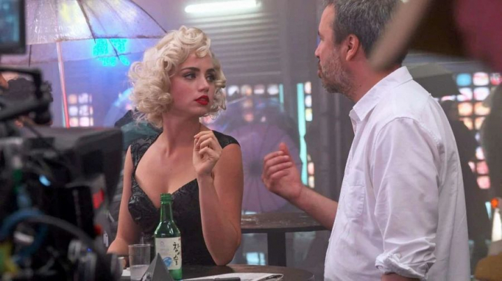 Au aparut primele imagini din cadrul noului film despre viata renumitei Marilyn Monroe cu Ana de Armas in rolul principal - FOTO Au aparut primele imagini din cadrul noului film despre viata renumitei Marilyn Monroe cu Ana de Armas in rolul principal - FOTO