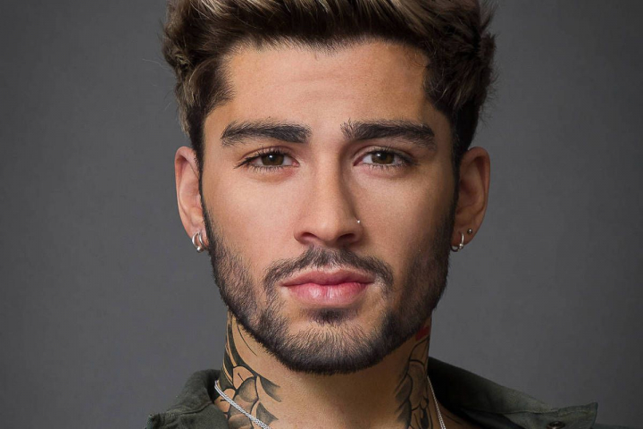 De nerecunoscut! Zayn Malik si-a surprins fanii cu un nou look. Vezi ce culoare neobisnuita a parului are acum vedeta - FOTO De nerecunoscut! Zayn Malik si-a surprins fanii cu un nou look. Vezi ce culoare neobisnuita a parului are acum vedeta - FOTO