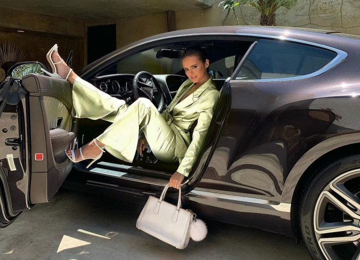 Cea mai sexy moldoveanca a revenit in lumea modelingului. Xenia Deli, aparitie impresionanta in cel mai nou pictorial Cea mai sexy moldoveanca a revenit in lumea modelingului. Xenia Deli, aparitie impresionanta in cel mai nou pictorial