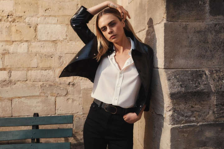 Fanii Carei Delevingne sunt ingrijorati de sanatatea ei: „Cu siguranta nu e bine” - VIDEO Fanii Carei Delevingne sunt ingrijorati de sanatatea ei: „Cu siguranta nu e bine” - VIDEO