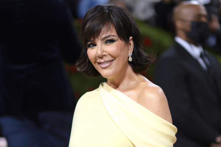Kris Jenner, in varsta de 66 de ani, a aparut pentru prima data in public fara machiaj - VIDEO Kris Jenner, in varsta de 66 de ani, a aparut pentru prima data in public fara machiaj - VIDEO