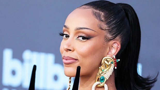 Doja Cat a dezvaluit motivul pentru care si-a ras tot parul de pe cap - FOTO Doja Cat a dezvaluit motivul pentru care si-a ras tot parul de pe cap - FOTO