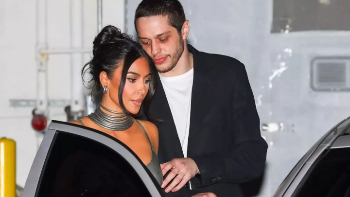 Motivul despartirii dintre Kim Kardashian si Pete Davidson. O sursa apropiata a rupt tacerea Motivul despartirii dintre Kim Kardashian si Pete Davidson. O sursa apropiata a rupt tacerea