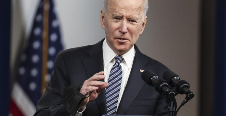 Joe Biden a ajuns din nou intr-o ipostaza jenanta! Prima Doamna a incercat sa salveze situatia, dar nu a reusit - FOTO/VIDEO Joe Biden a ajuns din nou intr-o ipostaza jenanta! Prima Doamna a incercat sa salveze situatia, dar nu a reusit - FOTO/VIDEO