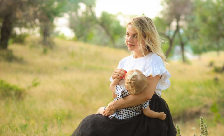 Mezina familiei Carnat implineste 1 anisor! Vezi ce poze adorabile a postat Marina cu aceasta ocazie, dar si de ce mama celor 8 copii a suportat o interventie: „Dumnezeu m-a tinut in bratele lui..” - FOTO Mezina familiei Carnat implineste 1 anisor! Vezi ce poze adorabile a postat Marina cu aceasta ocazie, dar si de ce mama celor 8 copii a suportat o interventie: „Dumnezeu m-a tinut in bratele lui..” - FOTO