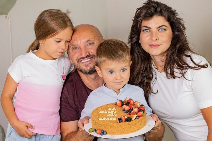 Mezinul familiei Durbala a implinit 3 anisori! Vezi colectia minunata de poze realizata cu ocazia sarbatorii: „Am meritat sa am un baiat ca tine?!” - FOTO Mezinul familiei Durbala a implinit 3 anisori! Vezi colectia minunata de poze realizata cu ocazia sarbatorii: „Am meritat sa am un baiat ca tine?!” - FOTO