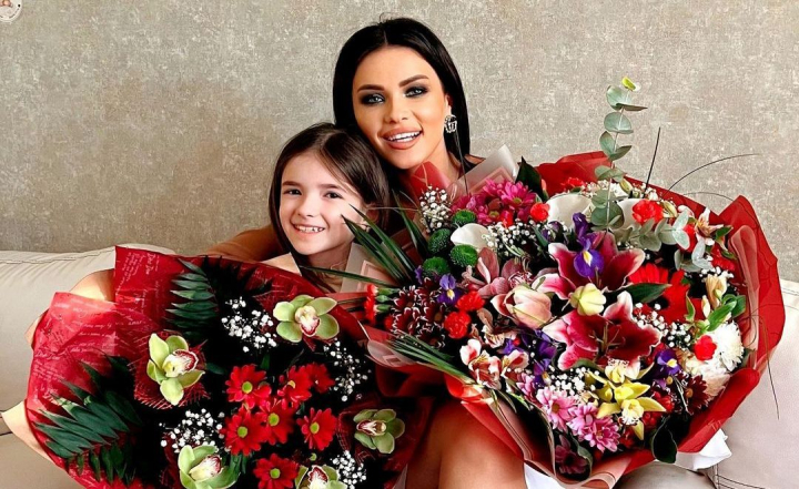 Fetita cuplului Maxian este omagiata! Vezi ce fotografie a publicat Tatiana, facuta acum 9 ani, cand aceasta era insarcinata cu Riana - FOTO Fetita cuplului Maxian este omagiata! Vezi ce fotografie a publicat Tatiana, facuta acum 9 ani, cand aceasta era insarcinata cu Riana - FOTO