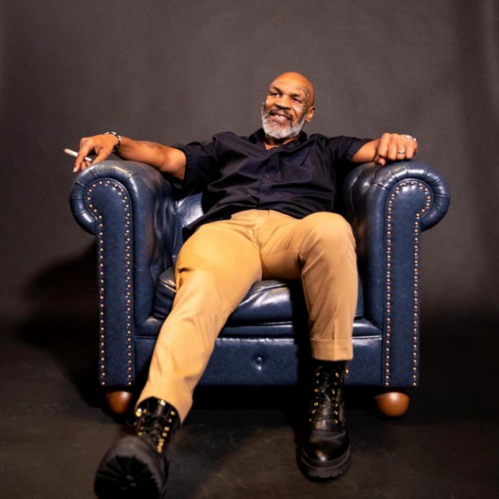 Mike Tyson a ajuns de nerecunoscut: cu barba alba si in scaun cu rotile Mike Tyson a ajuns de nerecunoscut: cu barba alba si in scaun cu rotile