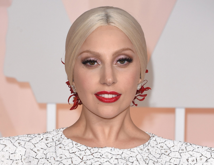 Cum arata Lady Gaga intr-o zi obisnuita, cand renunta la tinutele nonconformiste. Artista de 36 de ani este aproape de nerecunoscut - FOTO Cum arata Lady Gaga intr-o zi obisnuita, cand renunta la tinutele nonconformiste. Artista de 36 de ani este aproape de nerecunoscut - FOTO