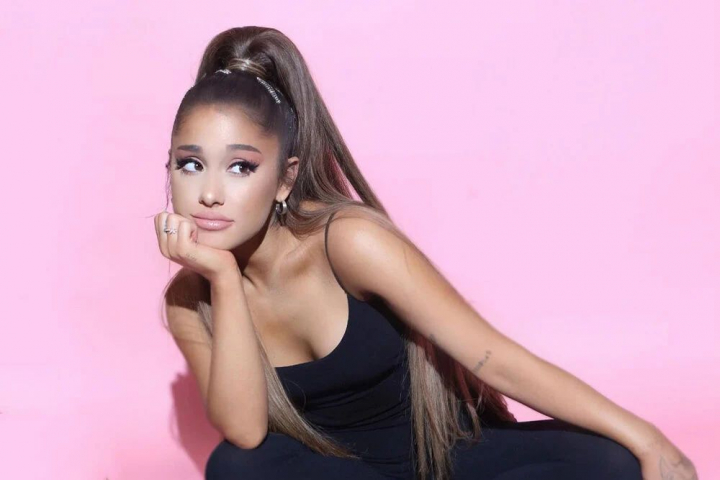 Ariana Grande are o sosie masculina. Tipul face ravagii pe TikTok, iar videoclipurile lui aduna milioane de vizualizari - VIDEO
Ariana Grande are o sosie masculina. Tipul face ravagii pe TikTok, iar videoclipurile lui aduna milioane de vizualizari - VIDEO
