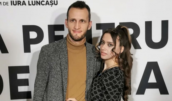 Moldoveanca Alina Creciun a fost ceruta in casatorie de Omul cu Tourette. Vezi modul special in care s-a organizat cererea, dar si reactia de milioane a TikTokeritei - FOTO Moldoveanca Alina Creciun a fost ceruta in casatorie de Omul cu Tourette. Vezi modul special in care s-a organizat cererea, dar si reactia de milioane a TikTokeritei - FOTO