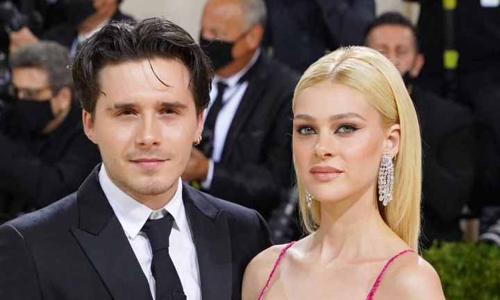 Brooklyn Beckham dezvaluie numarul socant de tatuaje dedicate sotiei sale, Nicola: „Mereu plange cand o surprind cu unul nou” Brooklyn Beckham dezvaluie numarul socant de tatuaje dedicate sotiei sale, Nicola: „Mereu plange cand o surprind cu unul nou”