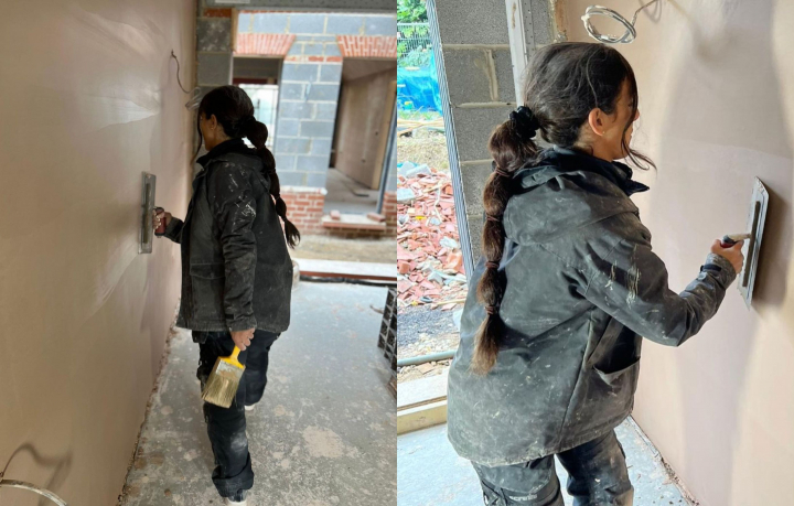 O tanara a facut furori pe internet dupa ce dezvaluit ca lucreaza in domeniul constructiilor. Vezi cum arata aceasta in timpul sau liber: „Mi se spune ca sunt prea frumoasa pentru a tencui pereti!” - FOTO
O tanara a facut furori pe internet dupa ce dezvaluit ca lucreaza in domeniul constructiilor. Vezi cum arata aceasta in timpul sau liber: „Mi se spune ca sunt prea frumoasa pentru a tencui pereti!” - FOTO