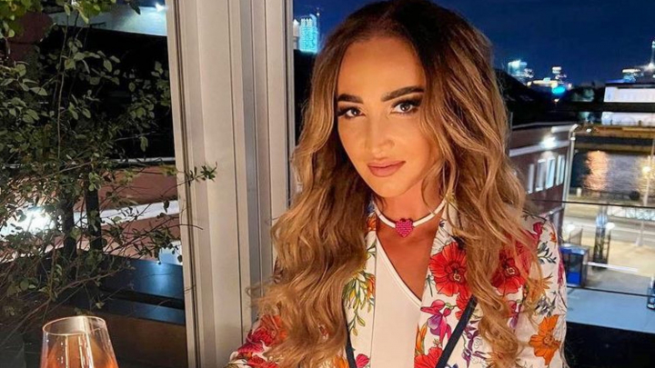 Olga Buzova - curtata de un barbat logodit! Afla cine este cel alaturi de care se zvoneste ca artista traieste o poveste patimasa de dagoste - FOTO Olga Buzova - curtata de un barbat logodit! Afla cine este cel alaturi de care se zvoneste ca artista traieste o poveste patimasa de dagoste - FOTO