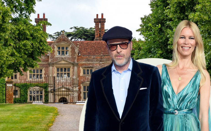 In mediul online au aparut imagini cu mosia Claudiei Schiffer si a sotului sau. Supermodelul a recunoscut ca uneori acolo se petrec lucruri ciudate: „In casa intr-adevar sunt fantome” - FOTO In mediul online au aparut imagini cu mosia Claudiei Schiffer si a sotului sau. Supermodelul a recunoscut ca uneori acolo se petrec lucruri ciudate: „In casa intr-adevar sunt fantome” - FOTO