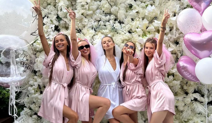 A dat o petrecere de vis! Anastasia Fotachi a organizat un bachelorette party la piscina, alaturi de prietenele sale! Vezi primele imagini din cadrul evenimentului mult asteptat: „A fost exact cum mi-am dorit!” - FOTO/VIDEO A dat o petrecere de vis! Anastasia Fotachi a organizat un bachelorette party la piscina, alaturi de prietenele sale! Vezi primele imagini din cadrul evenimentului mult asteptat: „A fost exact cum mi-am dorit!” - FOTO/VIDEO