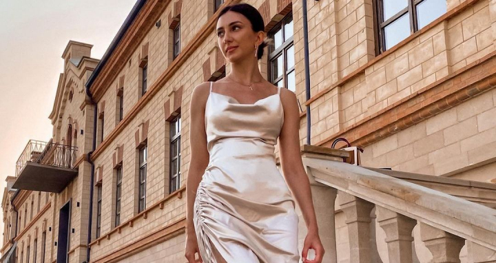 A facut-o si pe asta! Prezentatoarea PRO TV Iuliana Maranciuc a sarit cu parasuta de la o inaltime de 3 mii de metri: „A fost o experienta de nedescris” - VIDEO A facut-o si pe asta! Prezentatoarea PRO TV Iuliana Maranciuc a sarit cu parasuta de la o inaltime de 3 mii de metri: „A fost o experienta de nedescris” - VIDEO