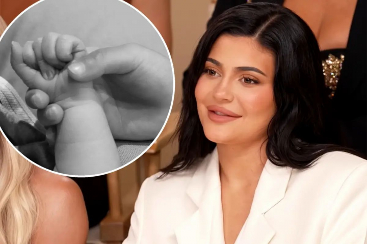 Kylie Jenner, despre depresia postnatala: „Am plans non-stop timp de trei saptamani” Kylie Jenner, despre depresia postnatala: „Am plans non-stop timp de trei saptamani”