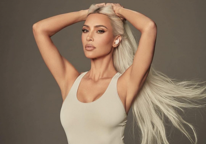 Kim Kardashian seamana din ce in ce mai mult cu o papusa Barbie. Vedeta, intr-o rochie roz pe retelele de socializare - FOTO/VIDEO Kim Kardashian seamana din ce in ce mai mult cu o papusa Barbie. Vedeta, intr-o rochie roz pe retelele de socializare - FOTO/VIDEO