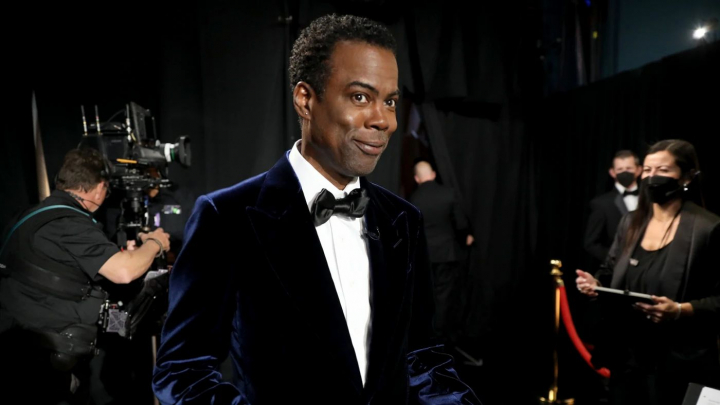 Dupa scandalul de mare profil de la Oscar, Chris Rock s-a oferit sa fie prezentatorul evenimentului care va avea loc in 2023 Dupa scandalul de mare profil de la Oscar, Chris Rock s-a oferit sa fie prezentatorul evenimentului care va avea loc in 2023