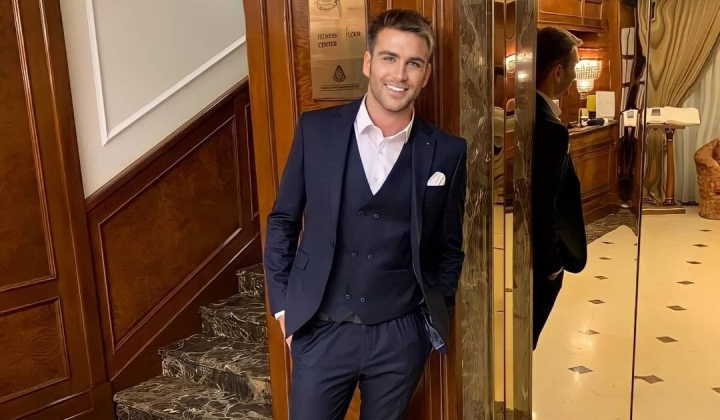 Are o iubita? Ionel Istrati a publicat pe retelele sociale imagini video cu o tanara misterioasa - VIDEO Are o iubita? Ionel Istrati a publicat pe retelele sociale imagini video cu o tanara misterioasa - VIDEO