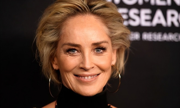 Motivul absurd pentru care Sharon Stone a fost parasita de un partener Motivul absurd pentru care Sharon Stone a fost parasita de un partener