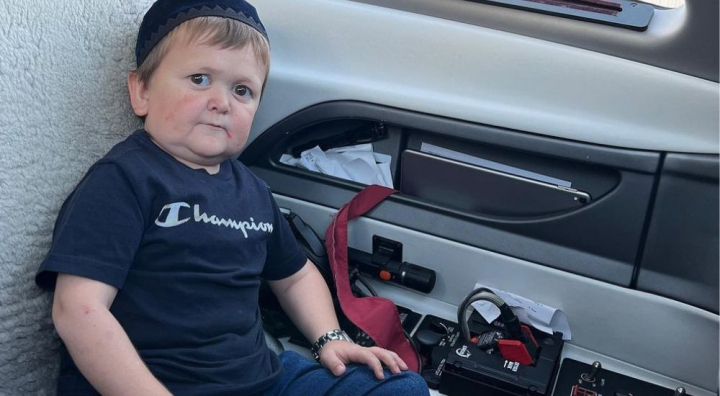 Hasbulla Magomedov, cel mai popular pitic de pe TikTok, explica de ce nu iese cu femei Hasbulla Magomedov, cel mai popular pitic de pe TikTok, explica de ce nu iese cu femei