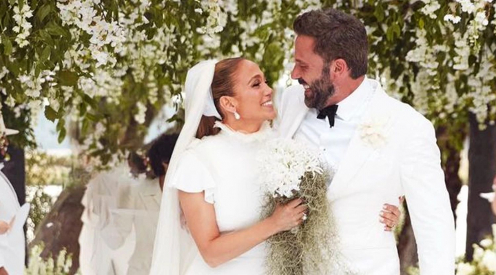 Au aparut noi imagini de la nunta. Cum au fost surprinsi Jennifer Lopez si Ben Affleck