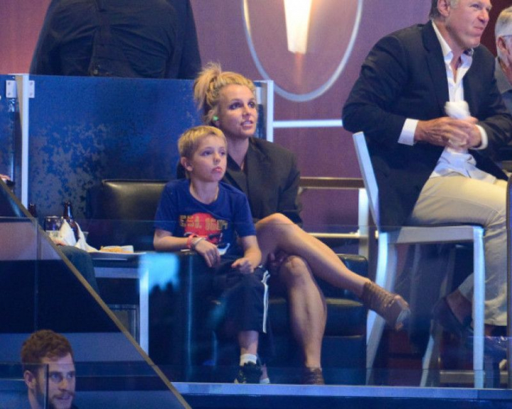 Fiul cel mic al lui Britney Spears explica pentru prima oara de ce nu vorbeste cu mama sa. Starul pop a reactionat imediat Fiul cel mic al lui Britney Spears explica pentru prima oara de ce nu vorbeste cu mama sa. Starul pop a reactionat imediat
