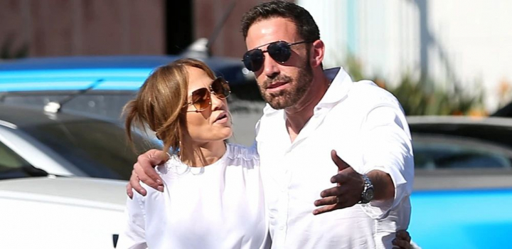 Familia Bennifer se mareste, la doar doua saptamani de la nunta. Ce fericiti sunt Ben Affleck si J Lo Familia Bennifer se mareste, la doar doua saptamani de la nunta. Ce fericiti sunt Ben Affleck si J Lo