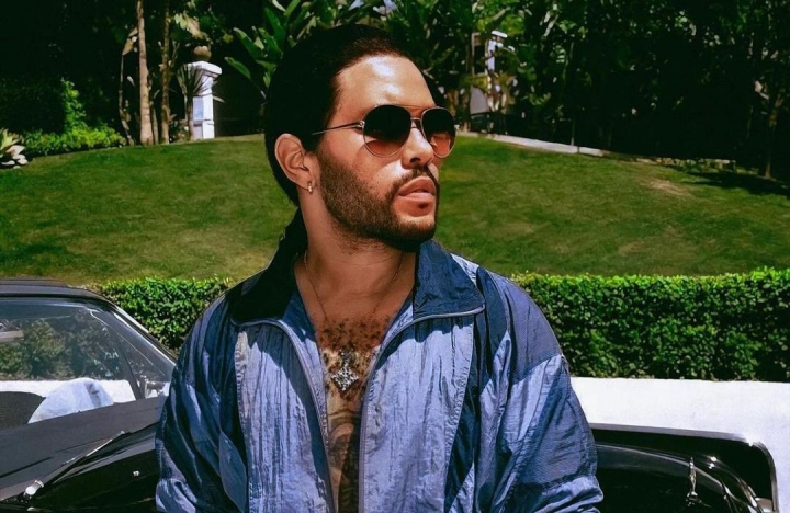 Cantaretul The Weeknd si-a pierdut vocea in timpul unui concert de la Los Angeles. Artistul a fost nevoit sa opreasca spectacolul: „Sunt devastat”- VIDEO Cantaretul The Weeknd si-a pierdut vocea in timpul unui concert de la Los Angeles. Artistul a fost nevoit sa opreasca spectacolul: „Sunt devastat”- VIDEO