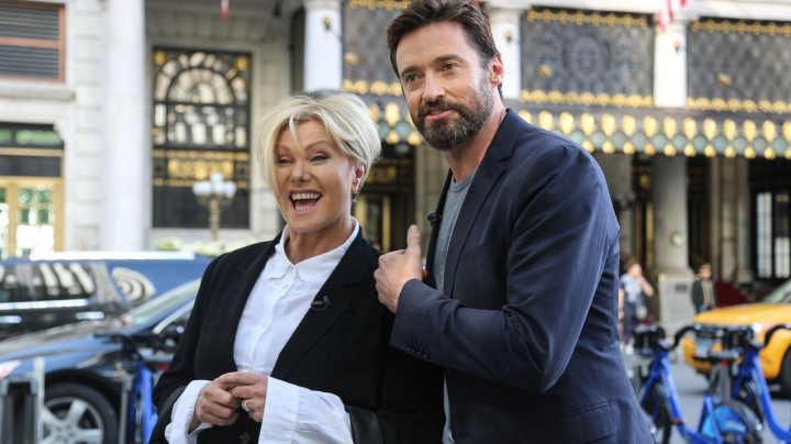 Iubirea lor e tot mai puternica pe masura ce trec anii. Hugh Jackman si sotia sa, sarut pasional pe covorul rosu la Venetia - FOTO Iubirea lor e tot mai puternica pe masura ce trec anii. Hugh Jackman si sotia sa, sarut pasional pe covorul rosu la Venetia - FOTO