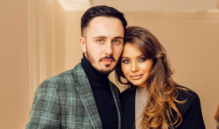 Au avut peste 200 de invitati la nunta si au pastrat traditiile! Afla in exclusivitate de ce au decis Roman Burlaca si Gabriella Damir ca Vasile Advahov si sotia lui Ionela sa le fie nasi: „A fost o surpriza pentru noi spontana si ne-am bucurat.” - VIDEO Au avut peste 200 de invitati la nunta si au pastrat traditiile! Afla in exclusivitate de ce au decis Roman Burlaca si Gabriella Damir ca Vasile Advahov si sotia lui Ionela sa le fie nasi: „A fost o surpriza pentru noi spontana si ne-am bucurat.” - VIDEO