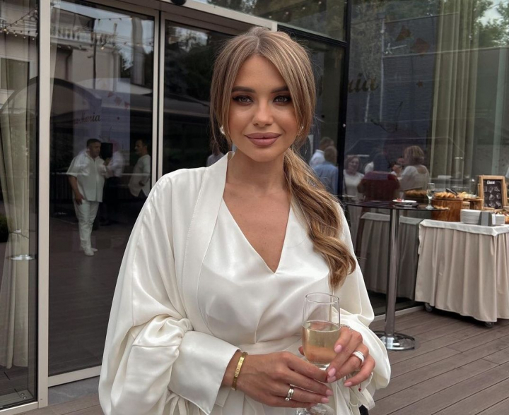 E fetita sau baiat? Gabriella Damir va deveni mamica! Marele anunt a fost facut chiar in ziua nuntii. Imagini emotionante cu burtica bloggeritei - VIDEO E fetita sau baiat? Gabriella Damir va deveni mamica! Marele anunt a fost facut chiar in ziua nuntii. Imagini emotionante cu burtica bloggeritei - VIDEO