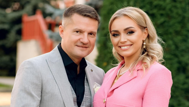 Chiar daca multi comentau relatia lor la inceput, recent au marcat 11 ani de casnicie! Vezi ce declaratii de dragoste si-au facut Marcel si Cornelia Stefanet cu ocazia aniversarii lor - VIDEO Chiar daca multi comentau relatia lor la inceput, recent au marcat 11 ani de casnicie! Vezi ce declaratii de dragoste si-au facut Marcel si Cornelia Stefanet cu ocazia aniversarii lor - VIDEO