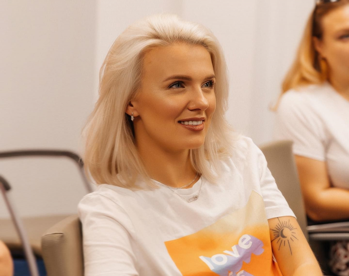 Olga Manciu si-a indeplinit visul si si-a facut un tatuaj! Vezi ce desen a ales bloggerita: „4 ani am tot cautat momentul” - VIDEO Olga Manciu si-a indeplinit visul si si-a facut un tatuaj! Vezi ce desen a ales bloggerita: „4 ani am tot cautat momentul” - VIDEO