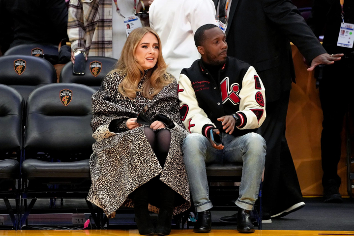 Adele s-a casatorit in secret cu iubitul sau Rich Paul? Ce indiciu au observat internautii - FOTO Adele s-a casatorit in secret cu iubitul sau Rich Paul? Ce indiciu au observat internautii - FOTO
