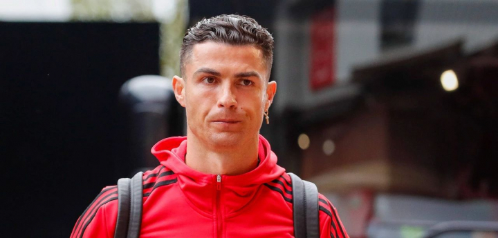 WOW! Cristiano Ronaldo a ajuns la Chisinau alaturi de celebra echipa Manchester United. Vezi primele imagini cu fotbalistii in Moldova - FOTO/VIDEO WOW! Cristiano Ronaldo a ajuns la Chisinau alaturi de celebra echipa Manchester United. Vezi primele imagini cu fotbalistii in Moldova - FOTO/VIDEO