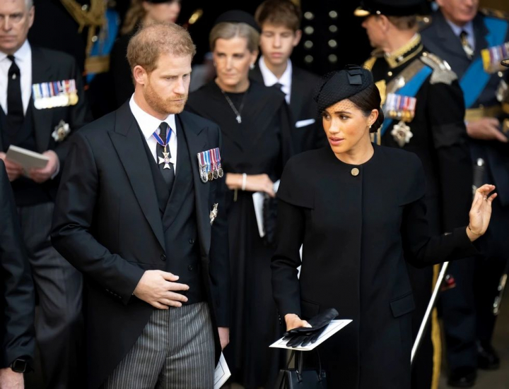 De ce nu a mers Meghan Markle in aceeasi masina cu Kate Middleton atunci cand sicriul Reginei a fost dus la Westminster Hall