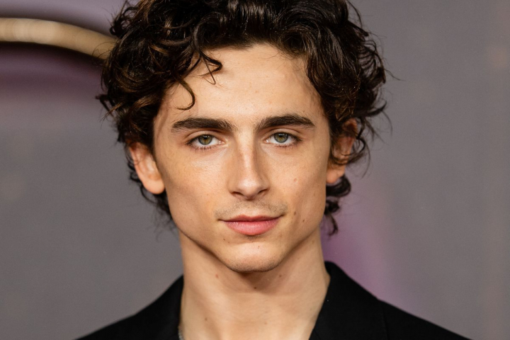 Timothee Chalamet este primul barbat de pe coperta editiei britanice a revistei Vogue Timothee Chalamet este primul barbat de pe coperta editiei britanice a revistei Vogue
