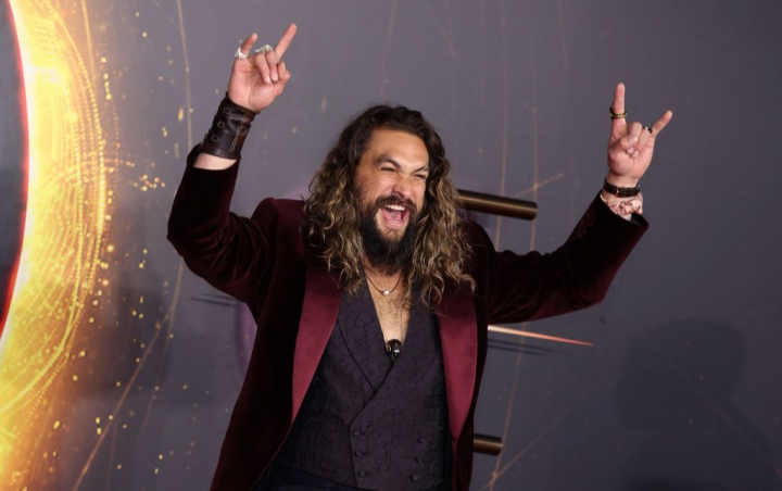 Jason Momoa si-a uimit fanii din nou. Actorul din "Aquaman" si-a facut un tatuaj tribal pe cap Jason Momoa si-a uimit fanii din nou. Actorul din "Aquaman" si-a facut un tatuaj tribal pe cap